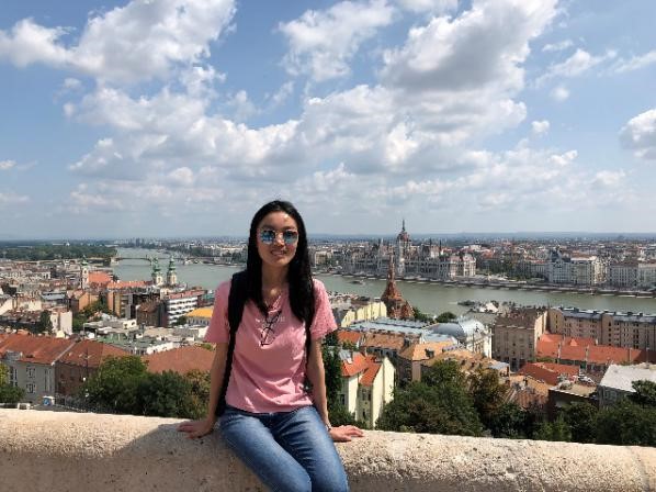 李燕 物理学院.jpg 李燕 物理学院.jpg